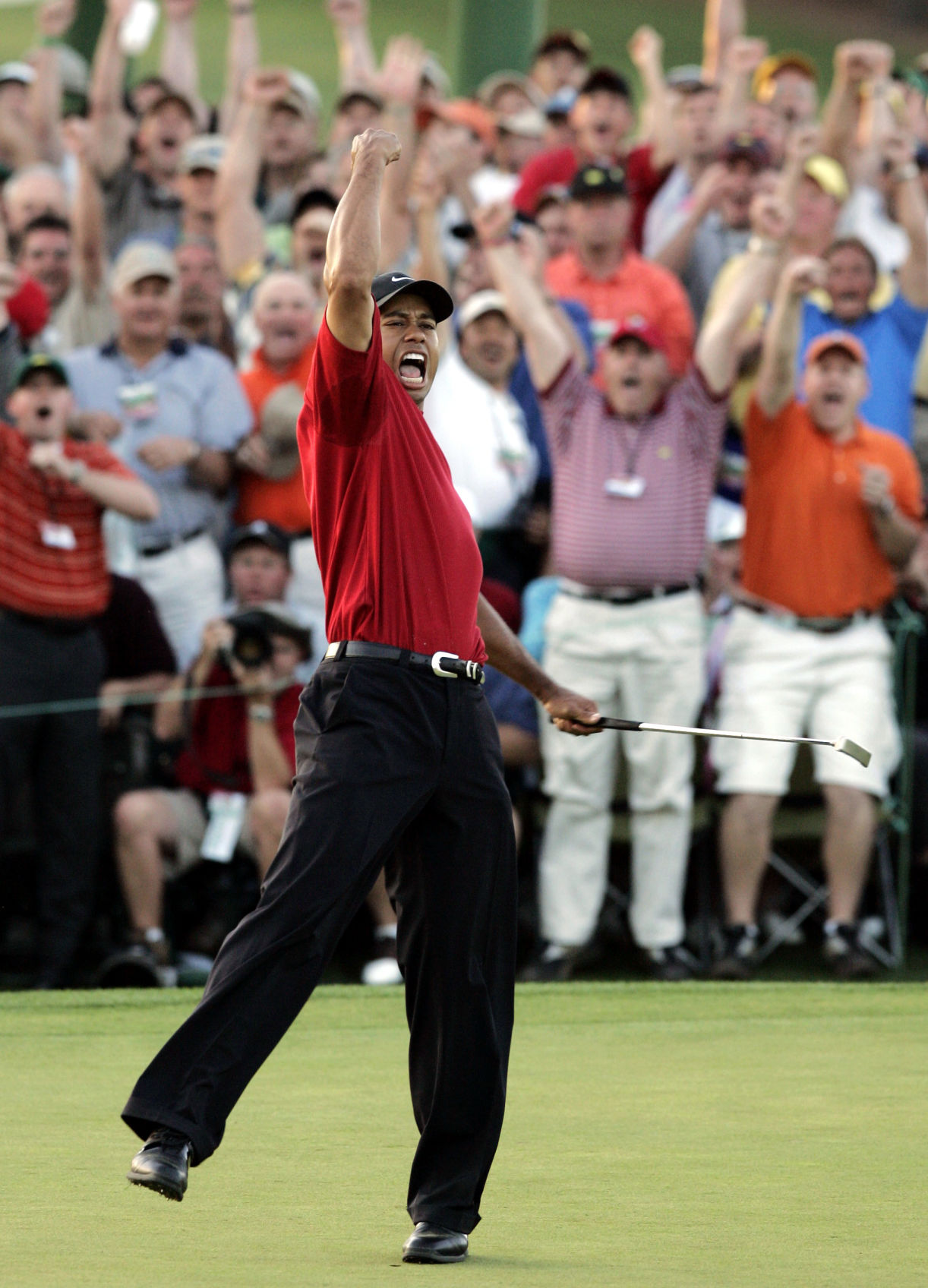 2005: Tiger's spectacular finish earns him 4th green jacket